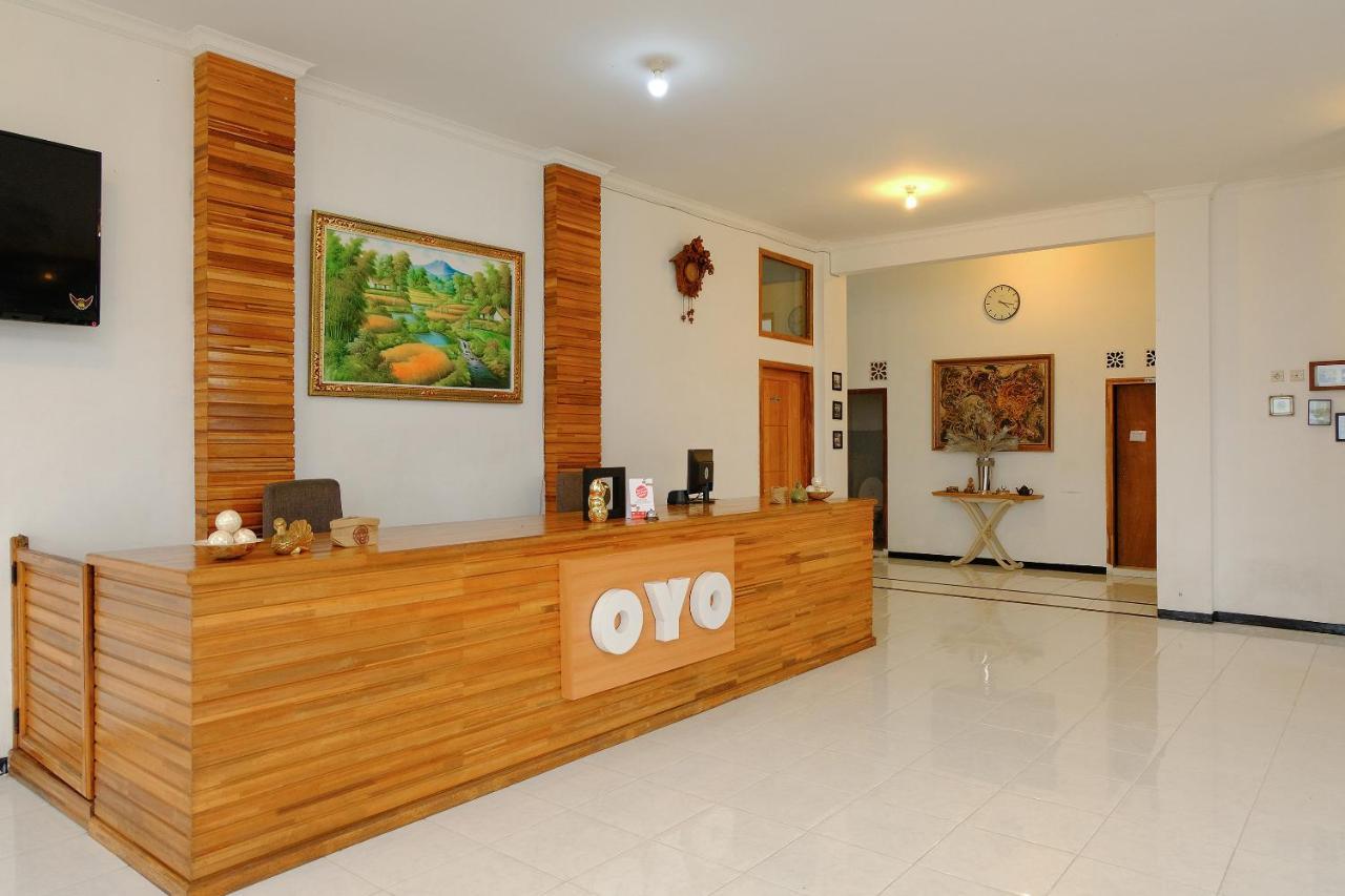 Oyo 446 Hotel Kawi Surapatha Malang Esterno foto