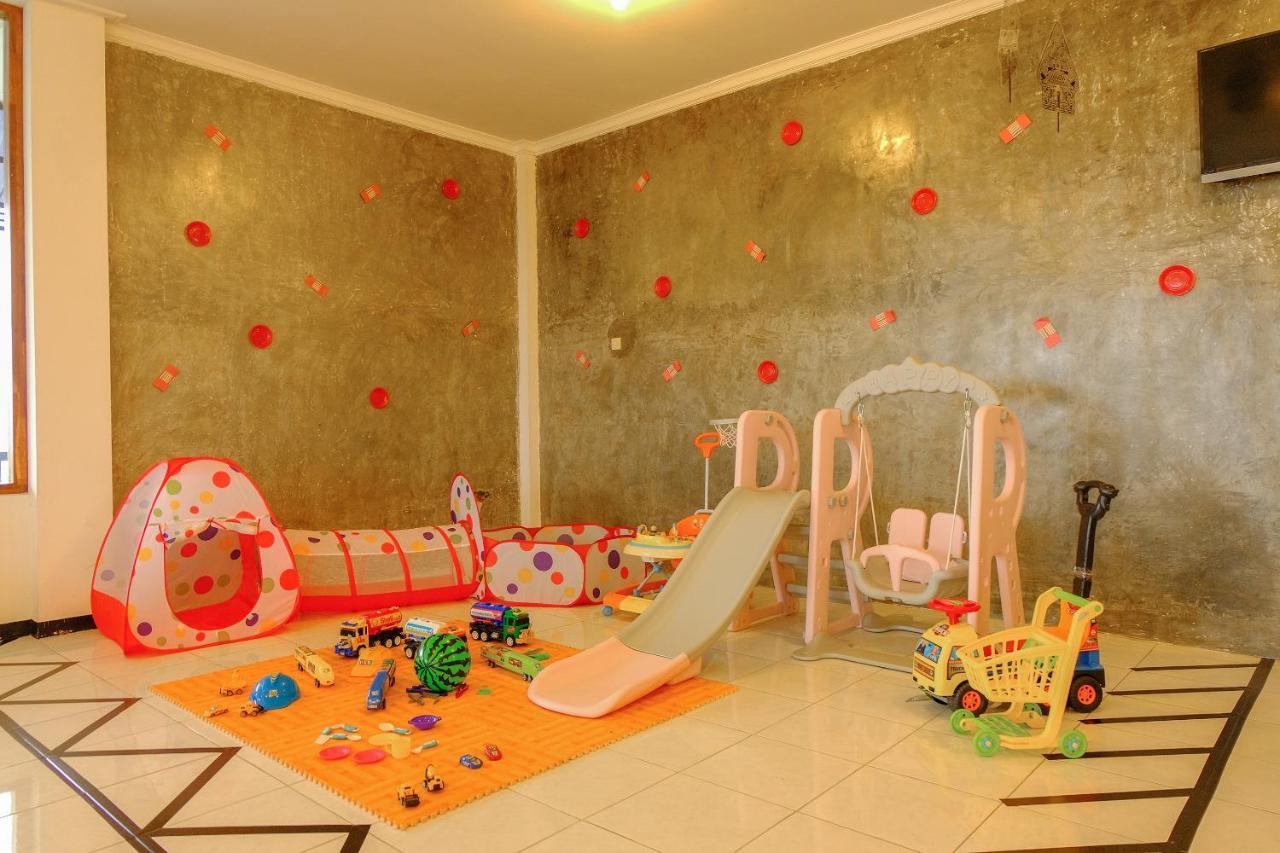 Oyo 446 Hotel Kawi Surapatha Malang Esterno foto