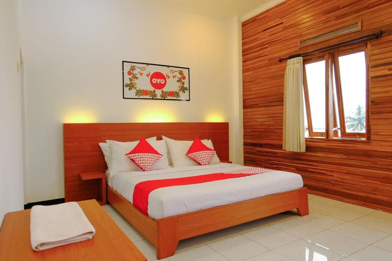 Oyo 446 Hotel Kawi Surapatha Malang Esterno foto
