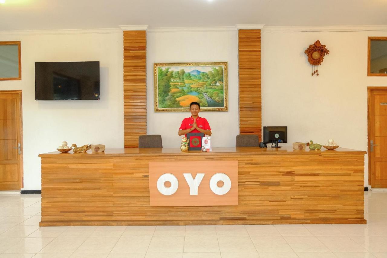 Oyo 446 Hotel Kawi Surapatha Malang Esterno foto