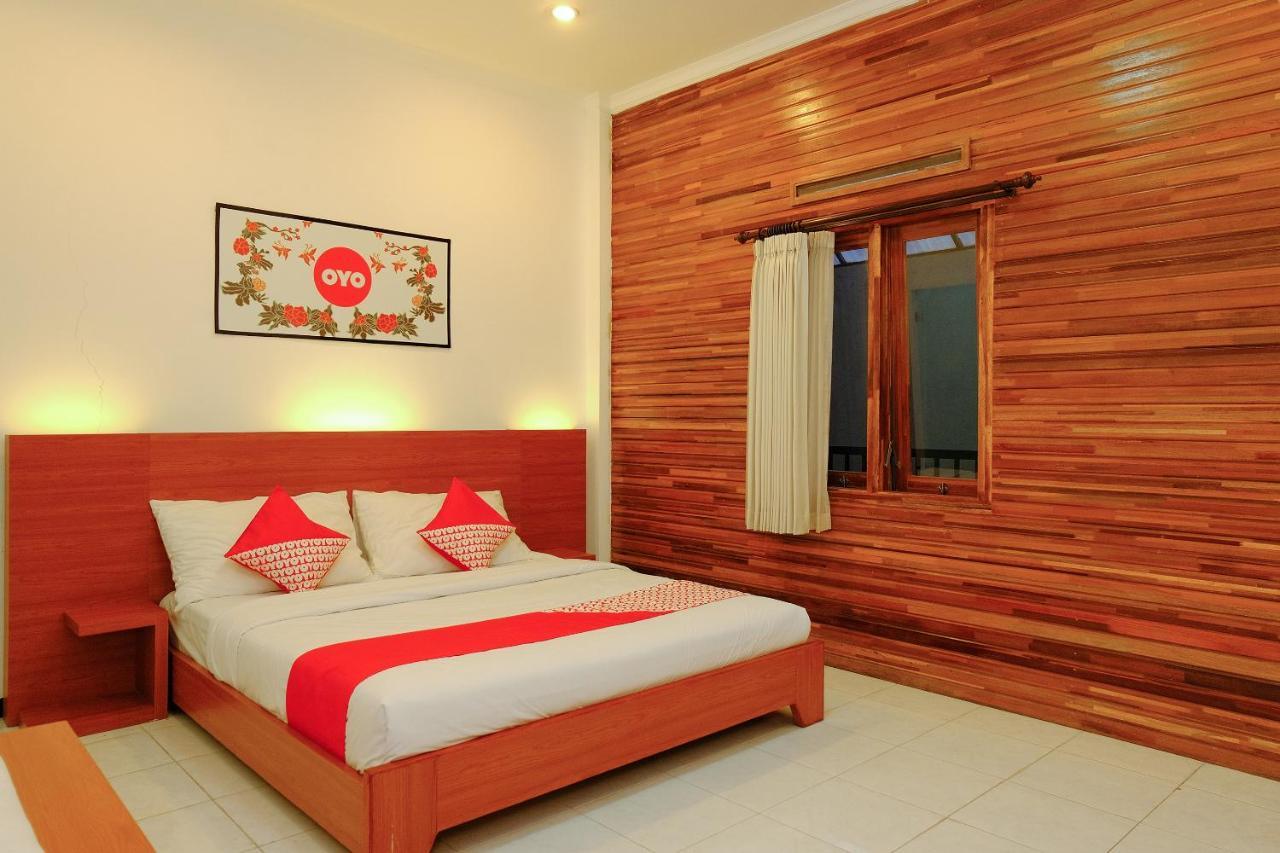 Oyo 446 Hotel Kawi Surapatha Malang Esterno foto
