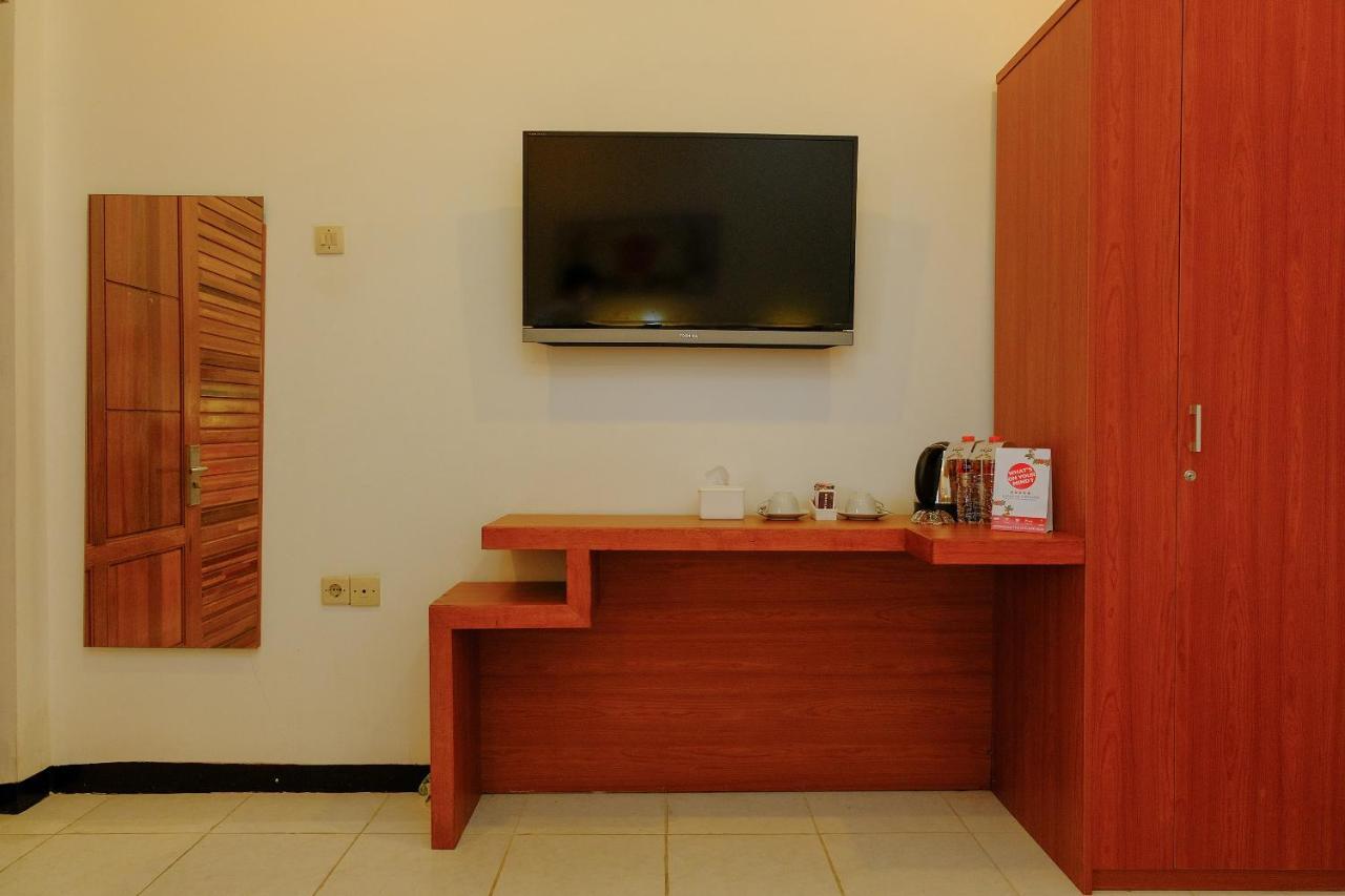 Oyo 446 Hotel Kawi Surapatha Malang Esterno foto
