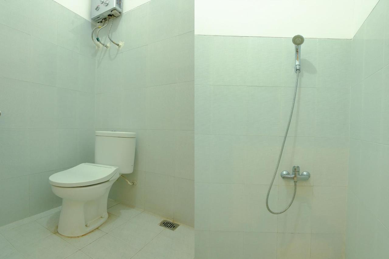Oyo 446 Hotel Kawi Surapatha Malang Esterno foto